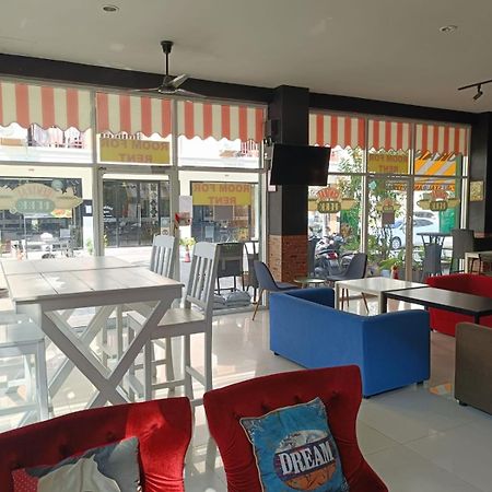 Central Perk Hotel Patong Exterior foto
