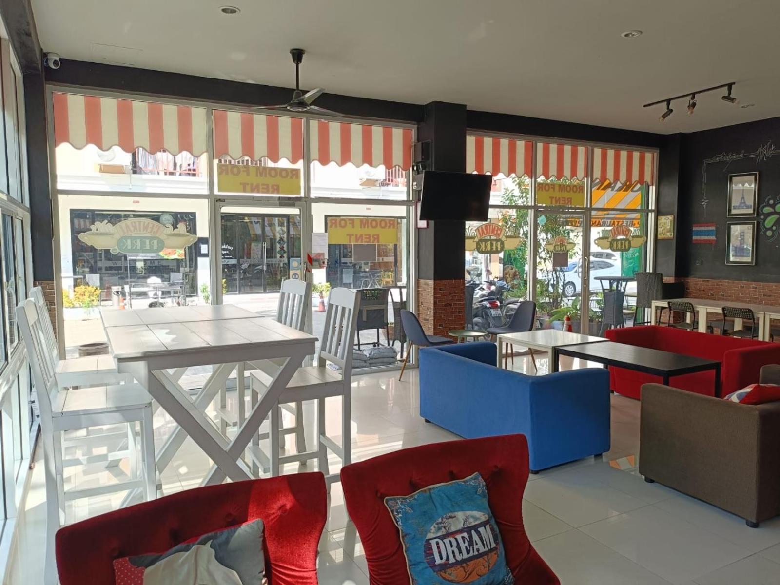 Central Perk Hotel Patong Exterior foto